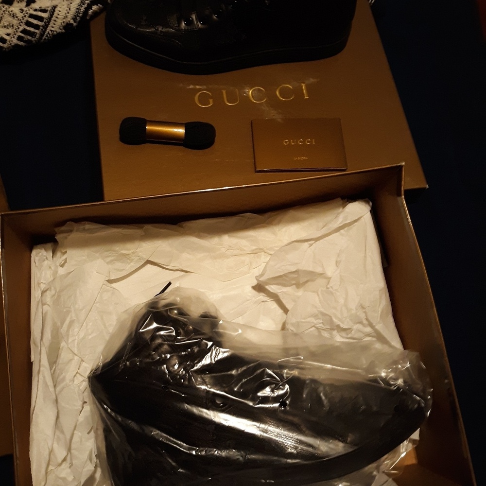 Never used Gucci shoes - Picture 3 of 3